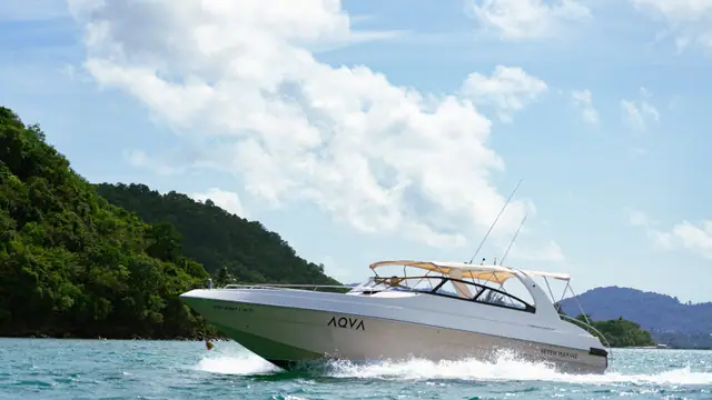 AQVA 37 — under way