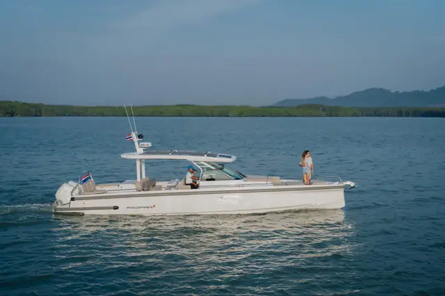 Axopar 37 LILA - 1