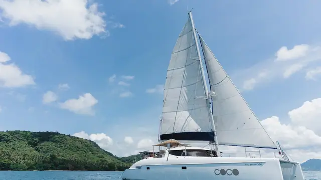 Fountaine Pajot 40 Coco — under sail