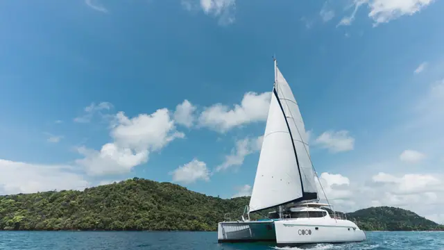 Fountaine Pajot 40 Coco — under sail, side view