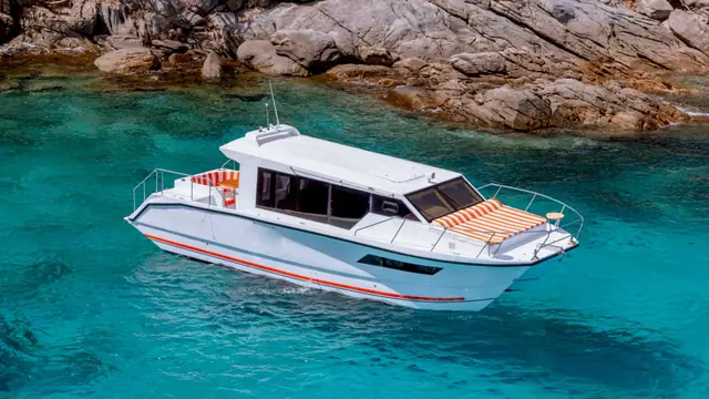 Gin 37 — exterior