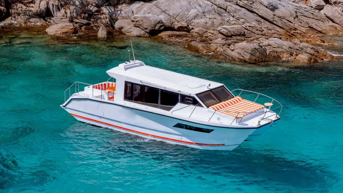 Gin 37 — exterior