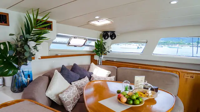 Leopard 47 Summer S — saloon