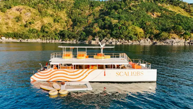 Scallobs 65 — off an island