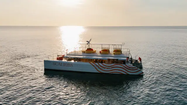 Scallobs 65 — at sunset