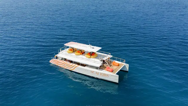 Scallobs 65 — aerial view with water toys