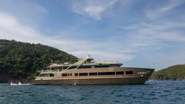Vanora 170 — off an island
